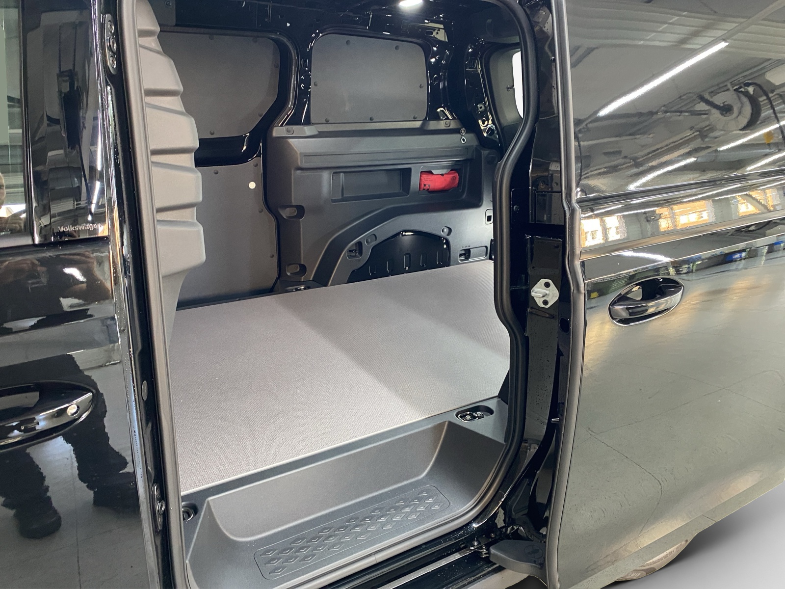 VW ID. Buzz Cargo Pro 4Motion-image-11