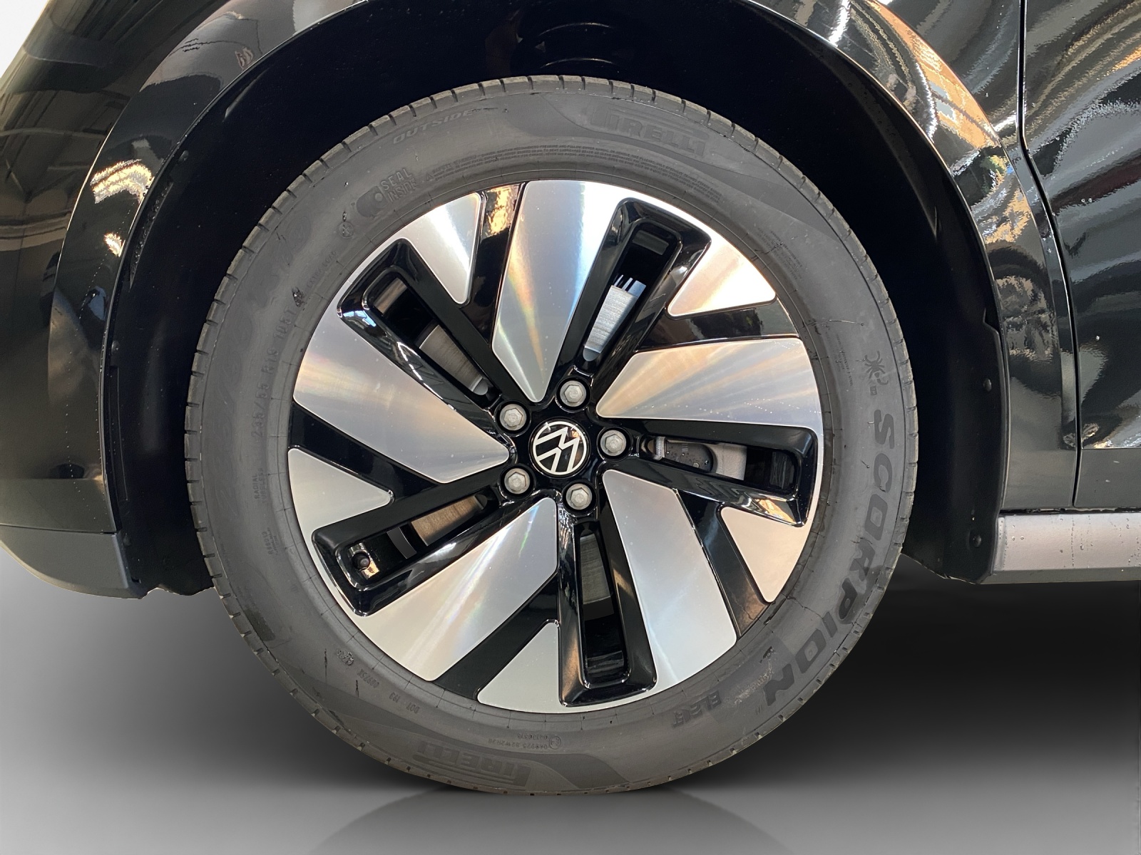 VW ID. Buzz Cargo Pro 4Motion-image-15