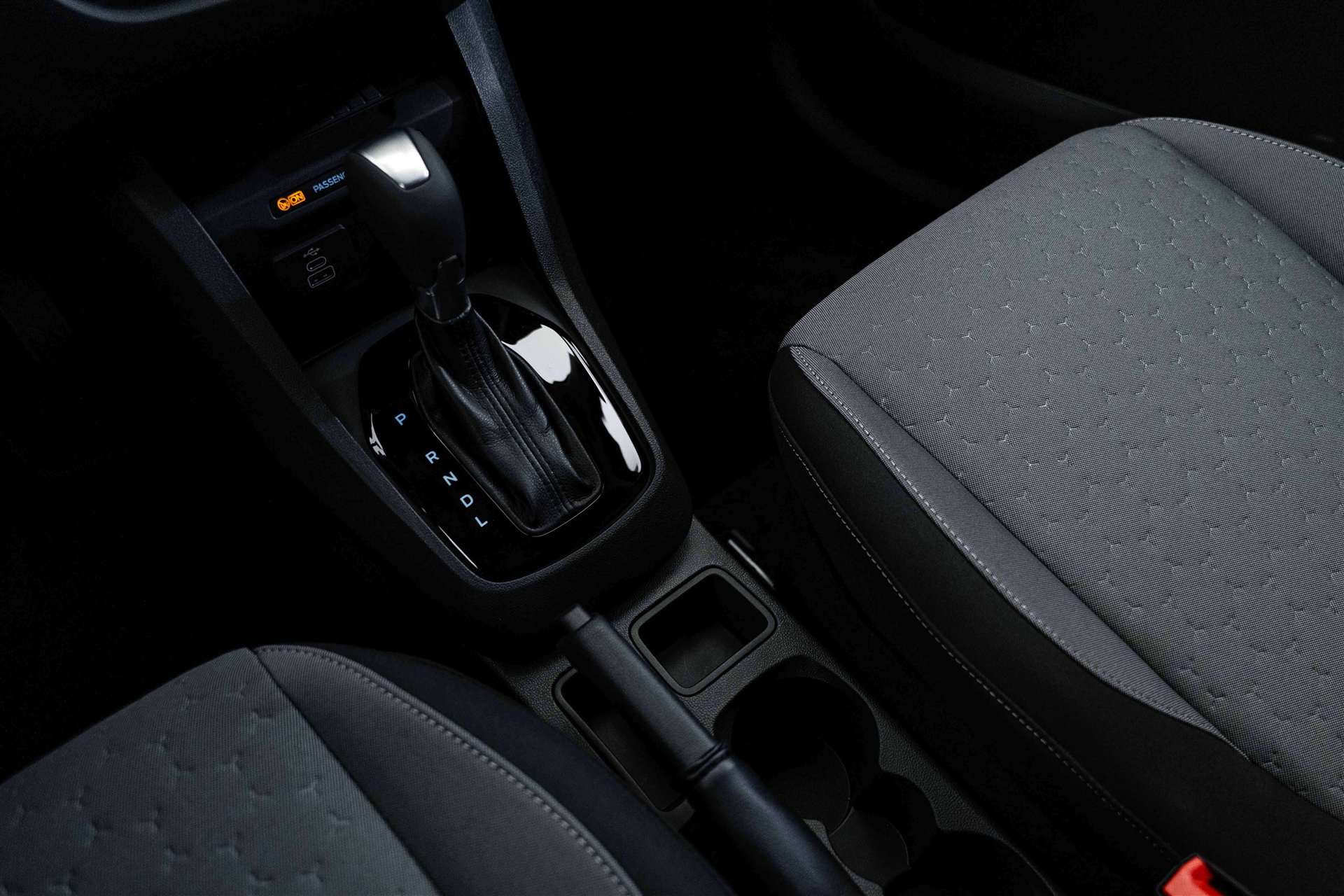 FORD Tourneo Courier 1.0 EcoBoost Titanium Automat-image-25