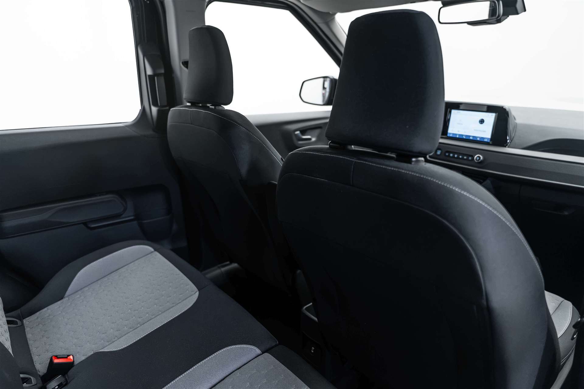 FORD Tourneo Courier 1.0 EcoBoost Titanium Automat-image-13