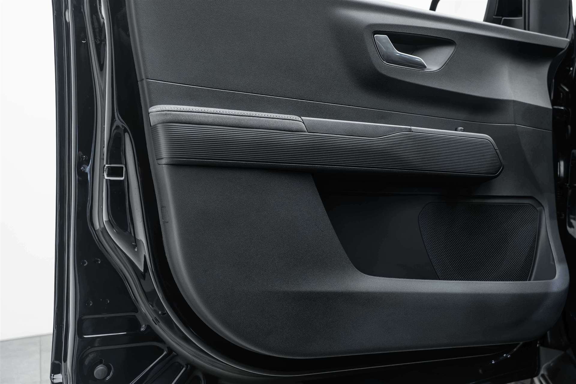 FORD Tourneo Courier 1.0 EcoBoost Titanium Automat-image-6