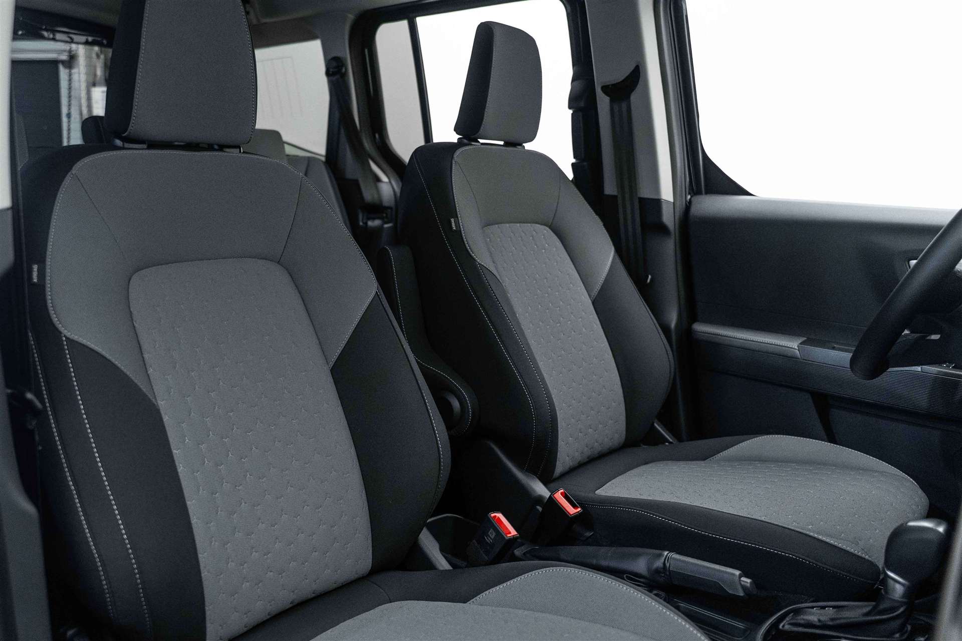 FORD Tourneo Courier 1.0 EcoBoost Titanium Automat-image-12