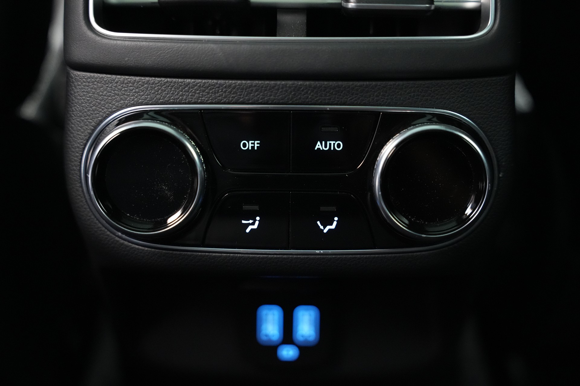 GENESIS GV70 2.5 TGDI Premium AT8 AWD-image-34