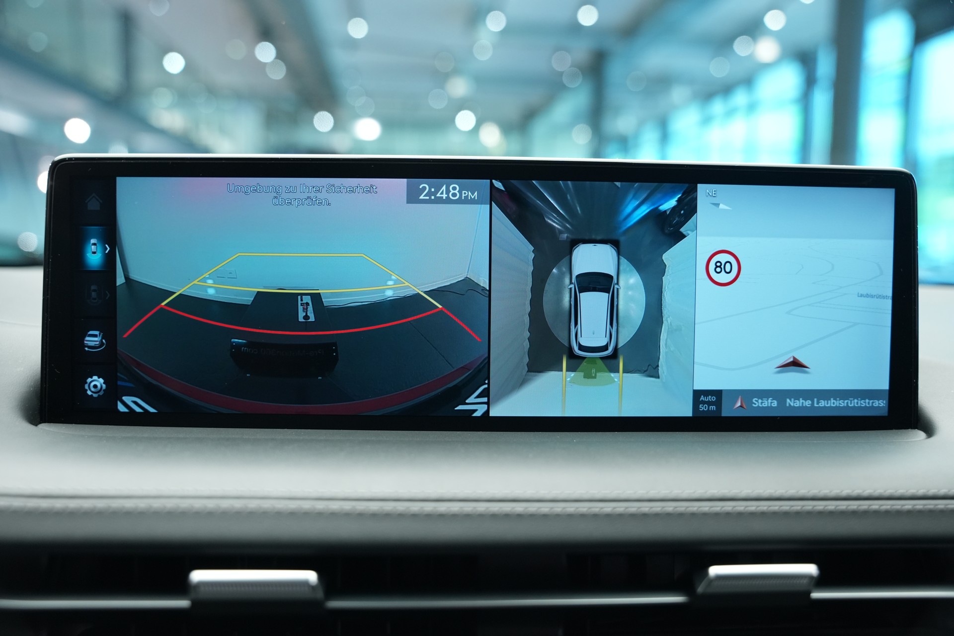 GENESIS GV70 2.5 TGDI Premium AT8 AWD-image-36