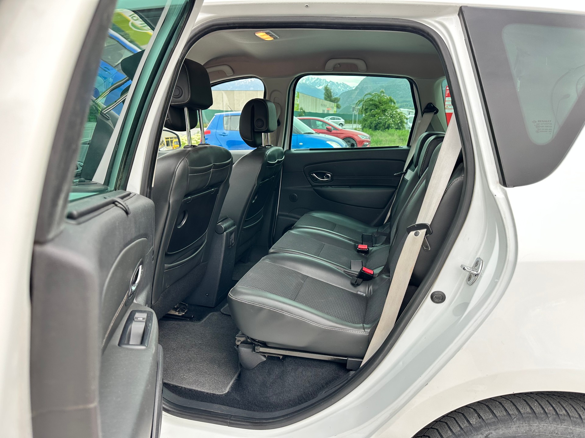 RENAULT Scénic 1.2 16V Turbo Bose Edition-image-14