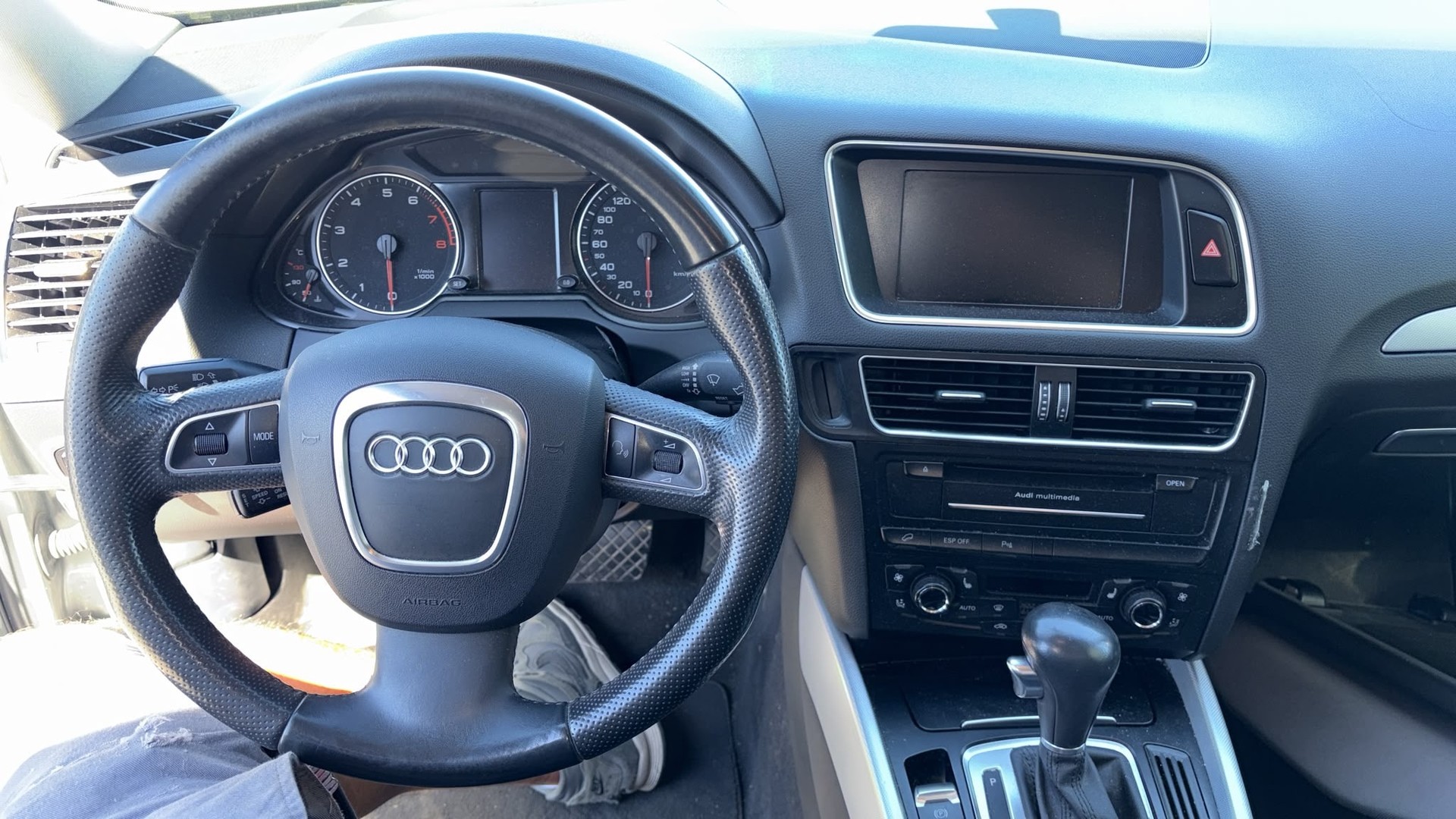 AUDI Q5 2.0 TFSI quattro S-tronic-image-8