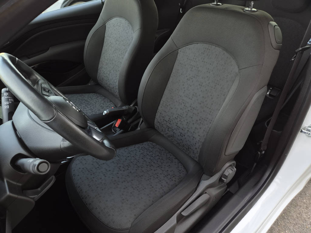 OPEL Adam 1.0i turbo Black Jack 115cv-image-5