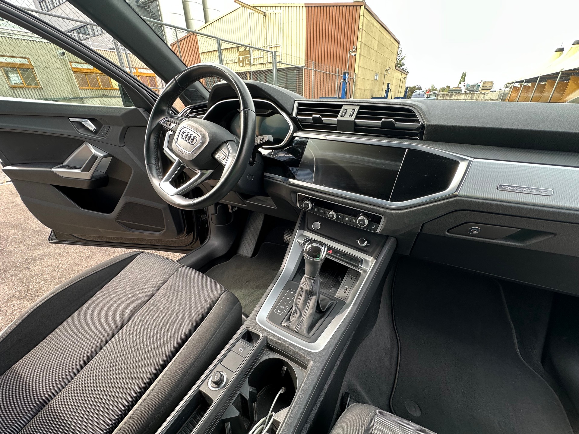 AUDI 2.0 40 TFSI Advanced quattro S-Tronic-image-3