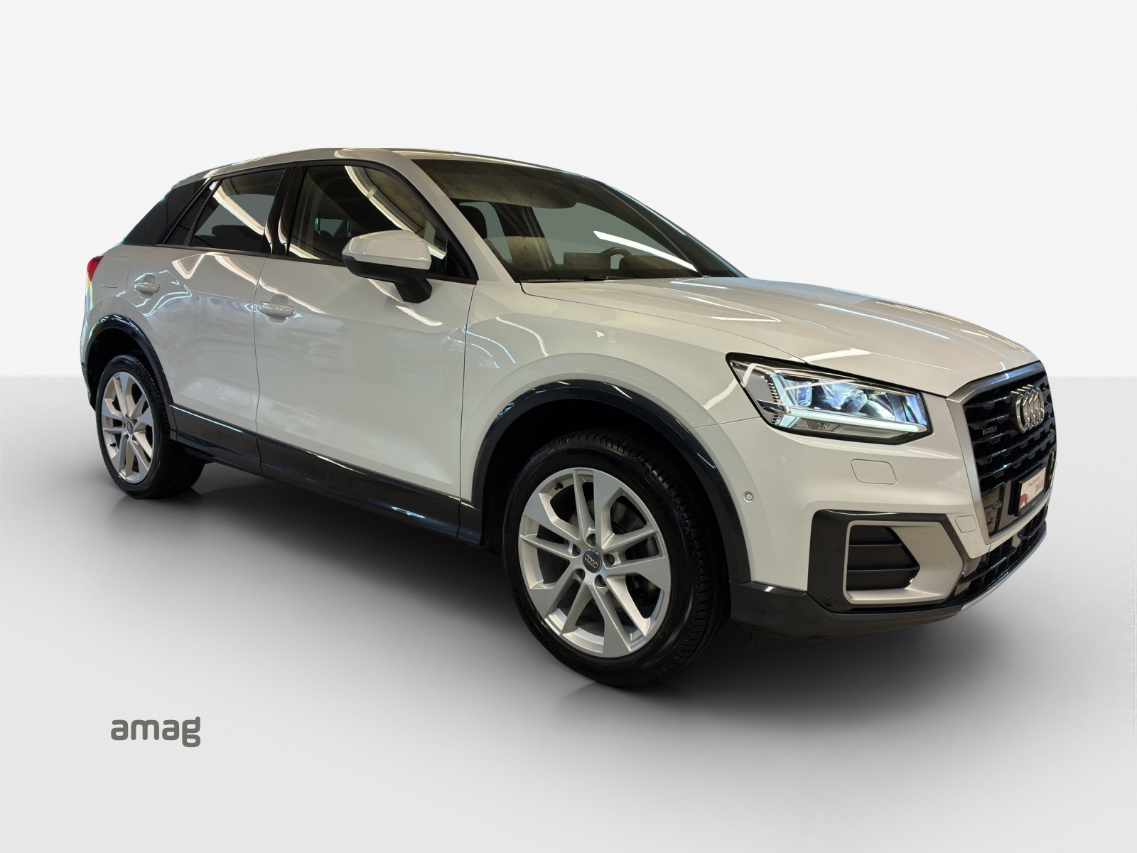 AUDI Q2 2.0 TFSI design quattro S-tronic-image-5