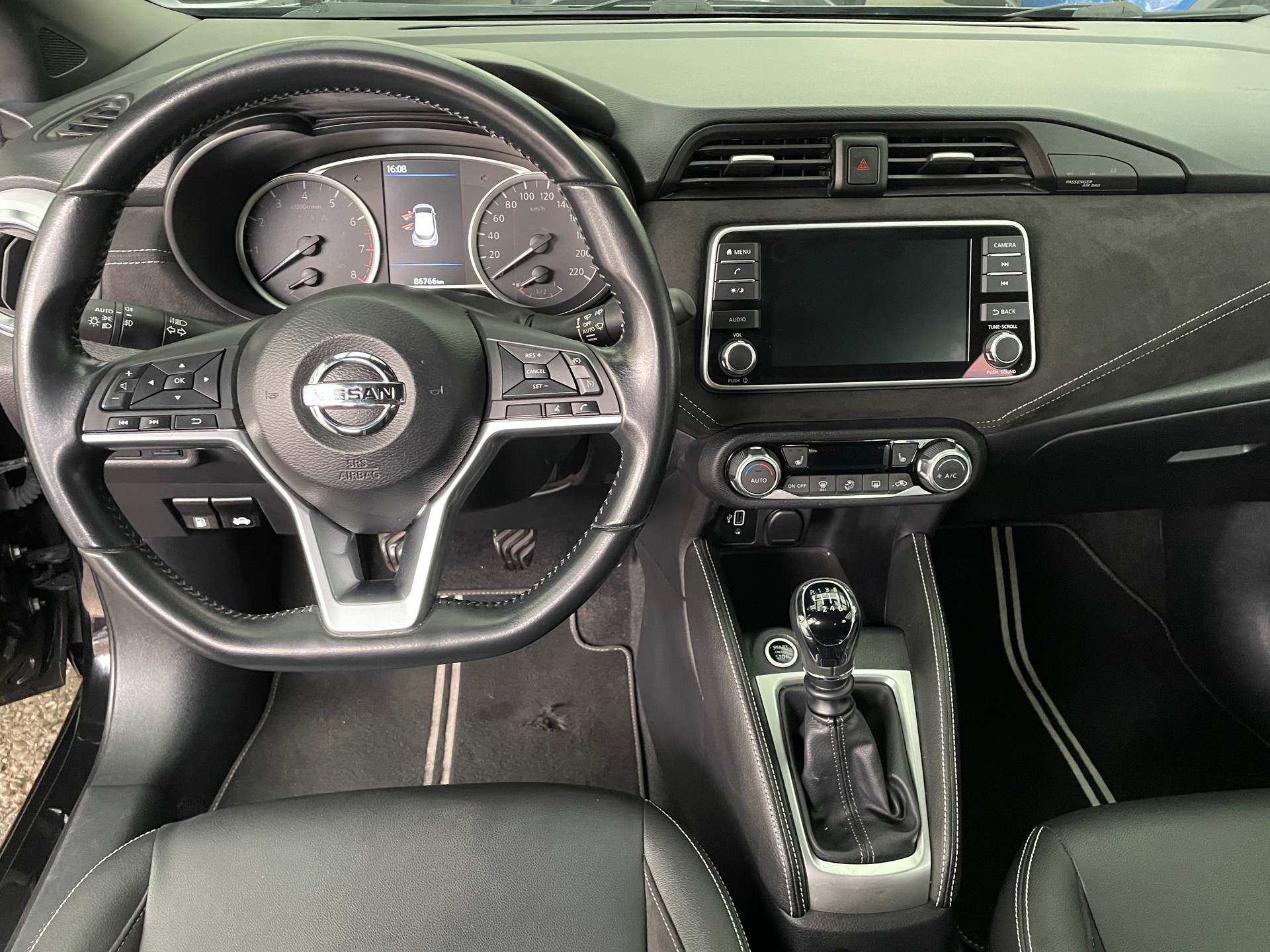 NISSAN Micra DIG-T 117 n-sport-image-9