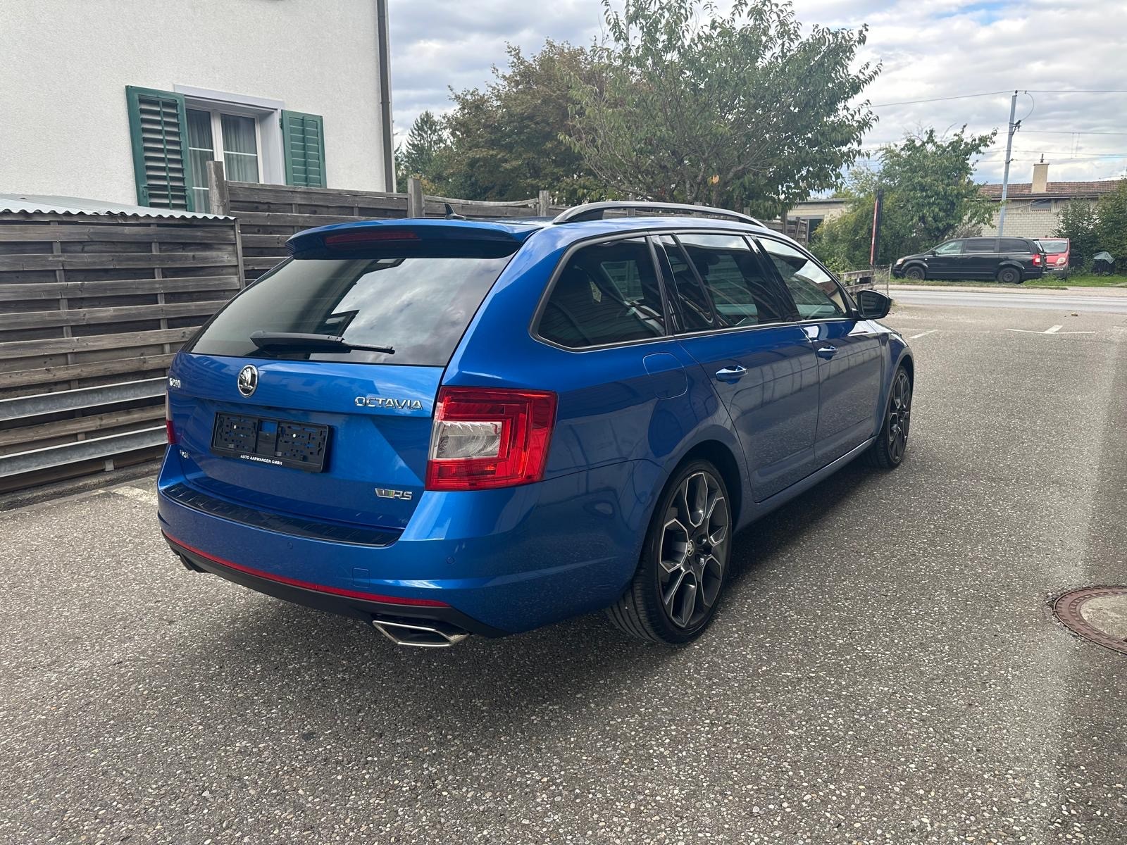 SKODA Octavia Combi 2.0 TDI RS 4x4 DSG-image-2
