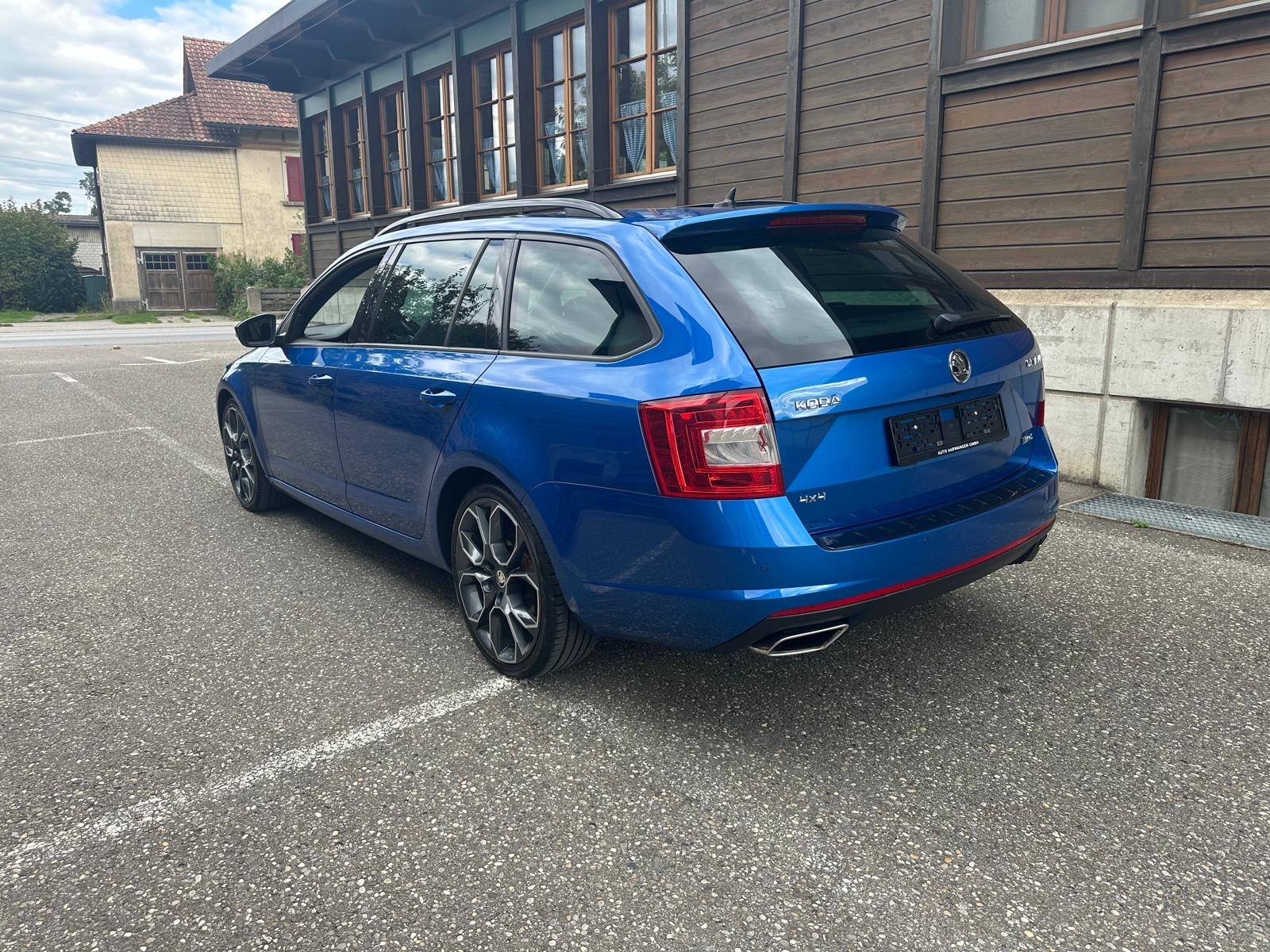 SKODA Octavia Combi 2.0 TDI RS 4x4 DSG-image-3