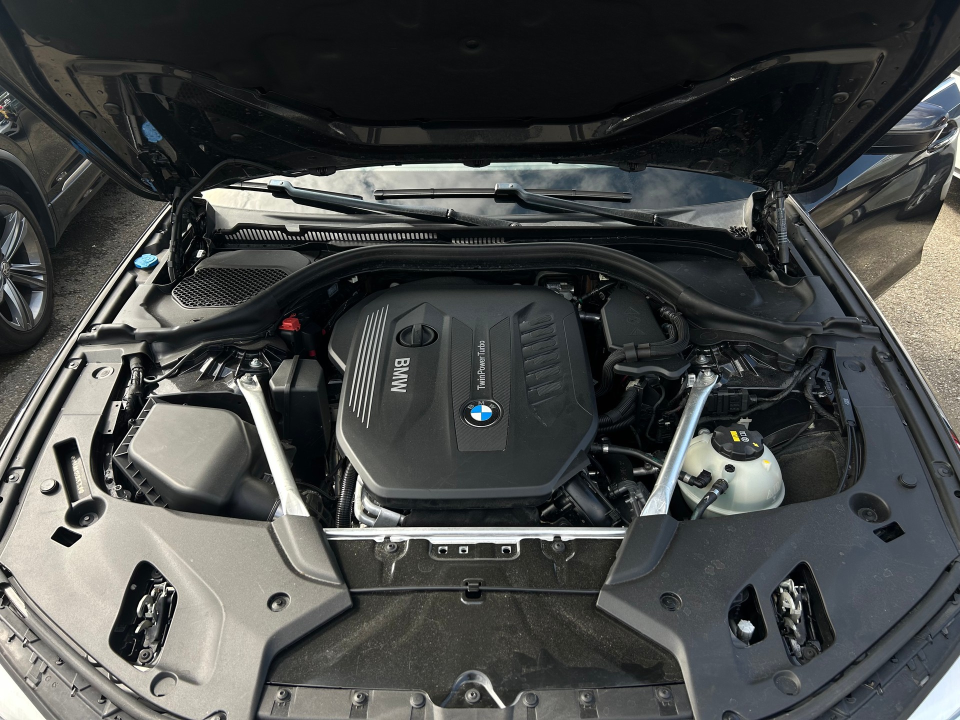 BMW 530d xDrive Touring Luxury Line Steptronic-image-7