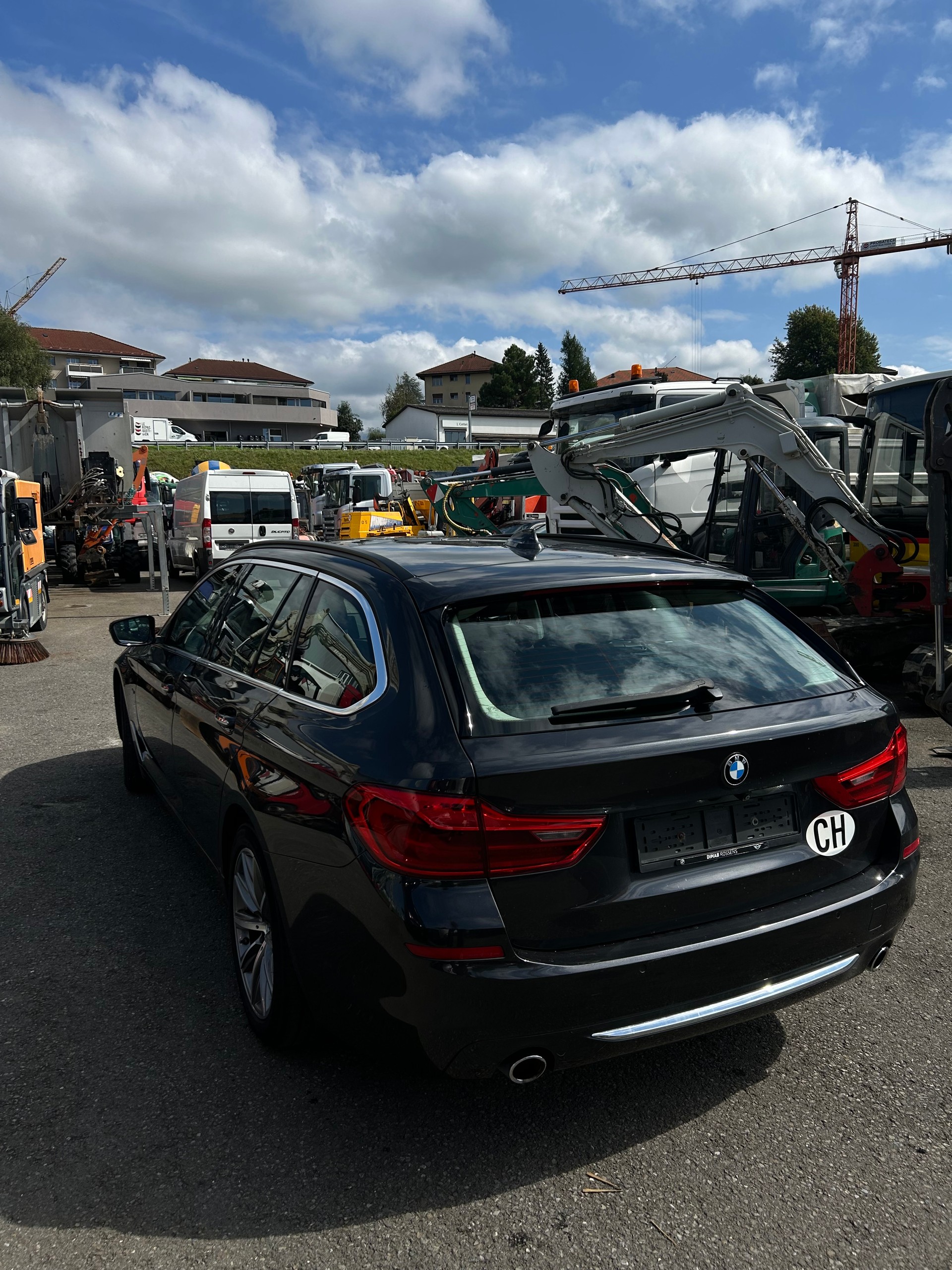BMW 530d xDrive Touring Luxury Line Steptronic-image-3