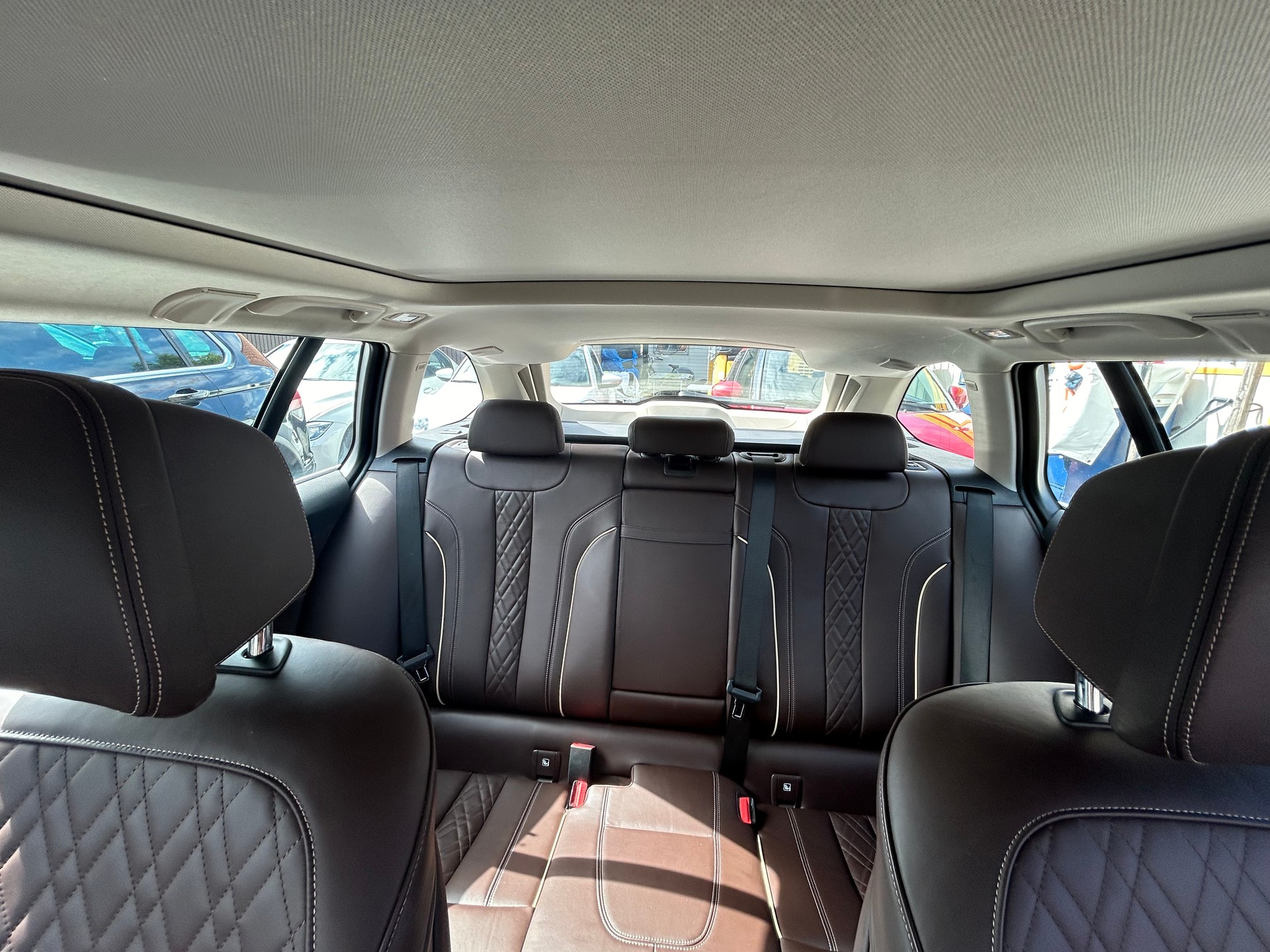 BMW 530d xDrive Touring Luxury Line Steptronic-image-5