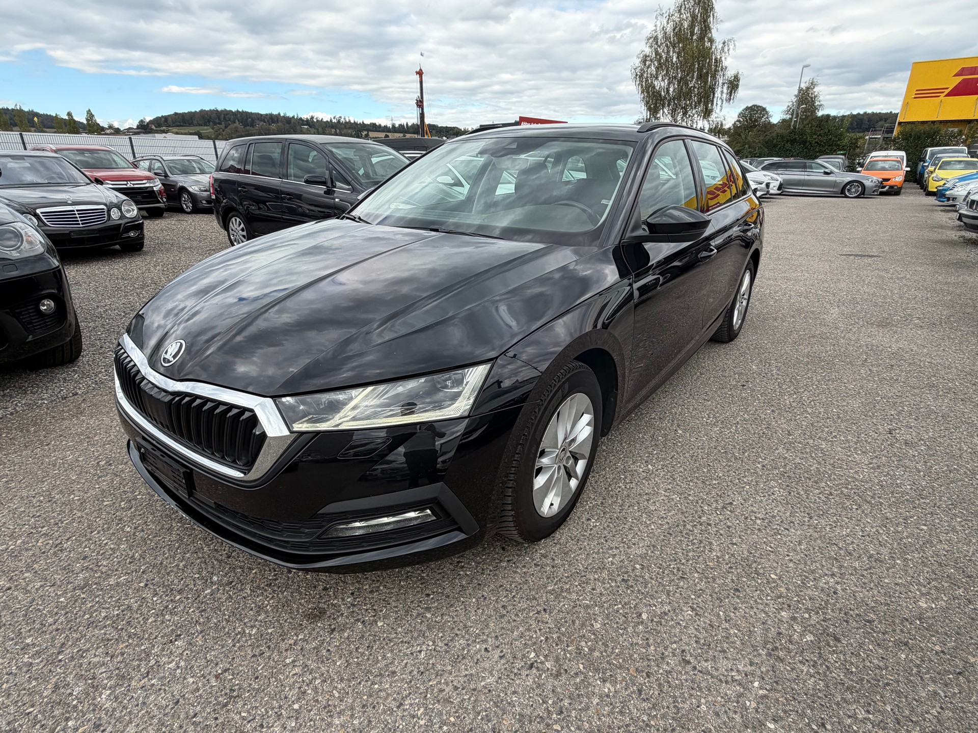 SKODA Octavia Combi 2.0 TDI DSG Ambition-image-0