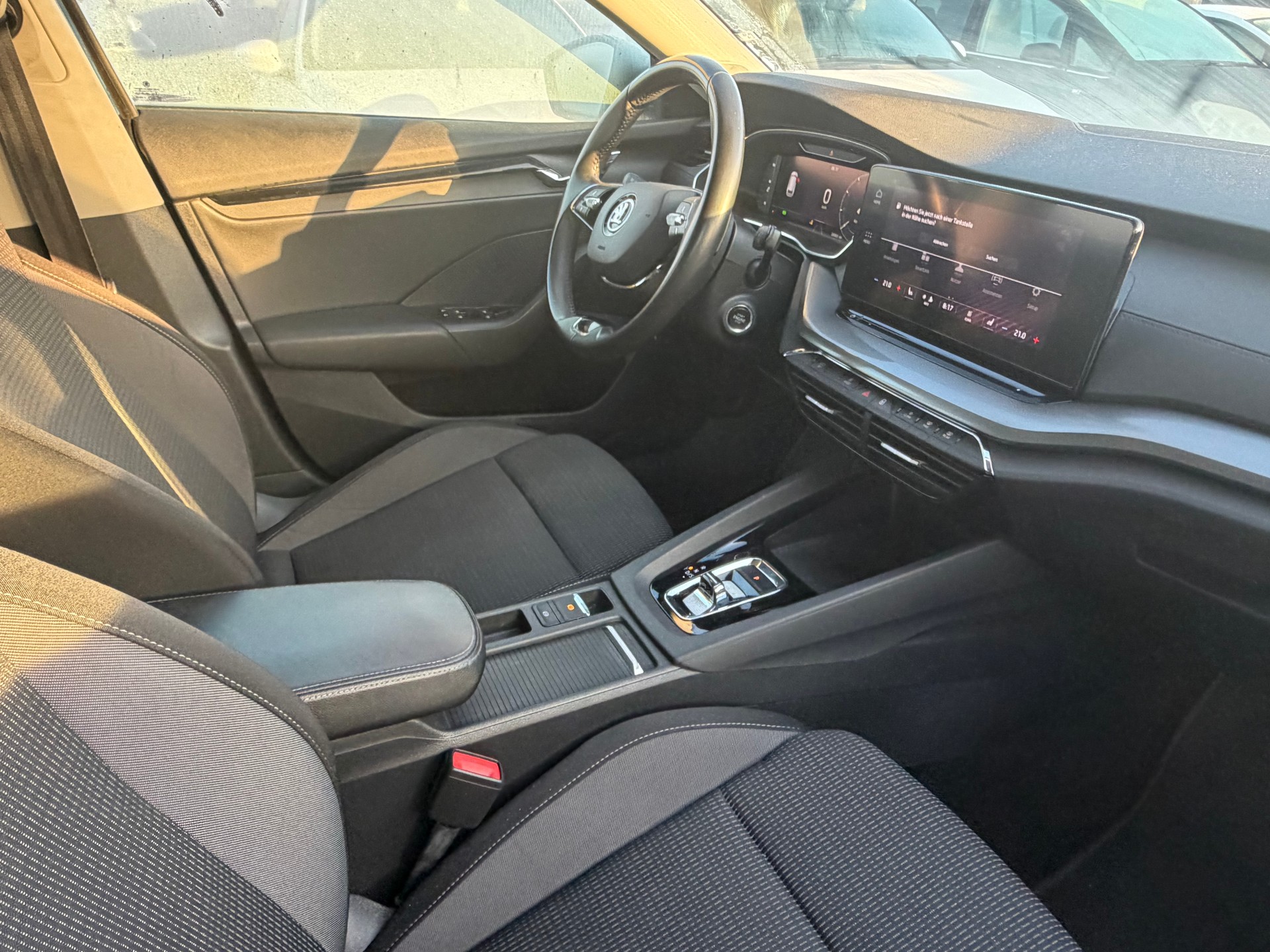 SKODA Octavia Combi 2.0 TDI DSG Ambition-image-7