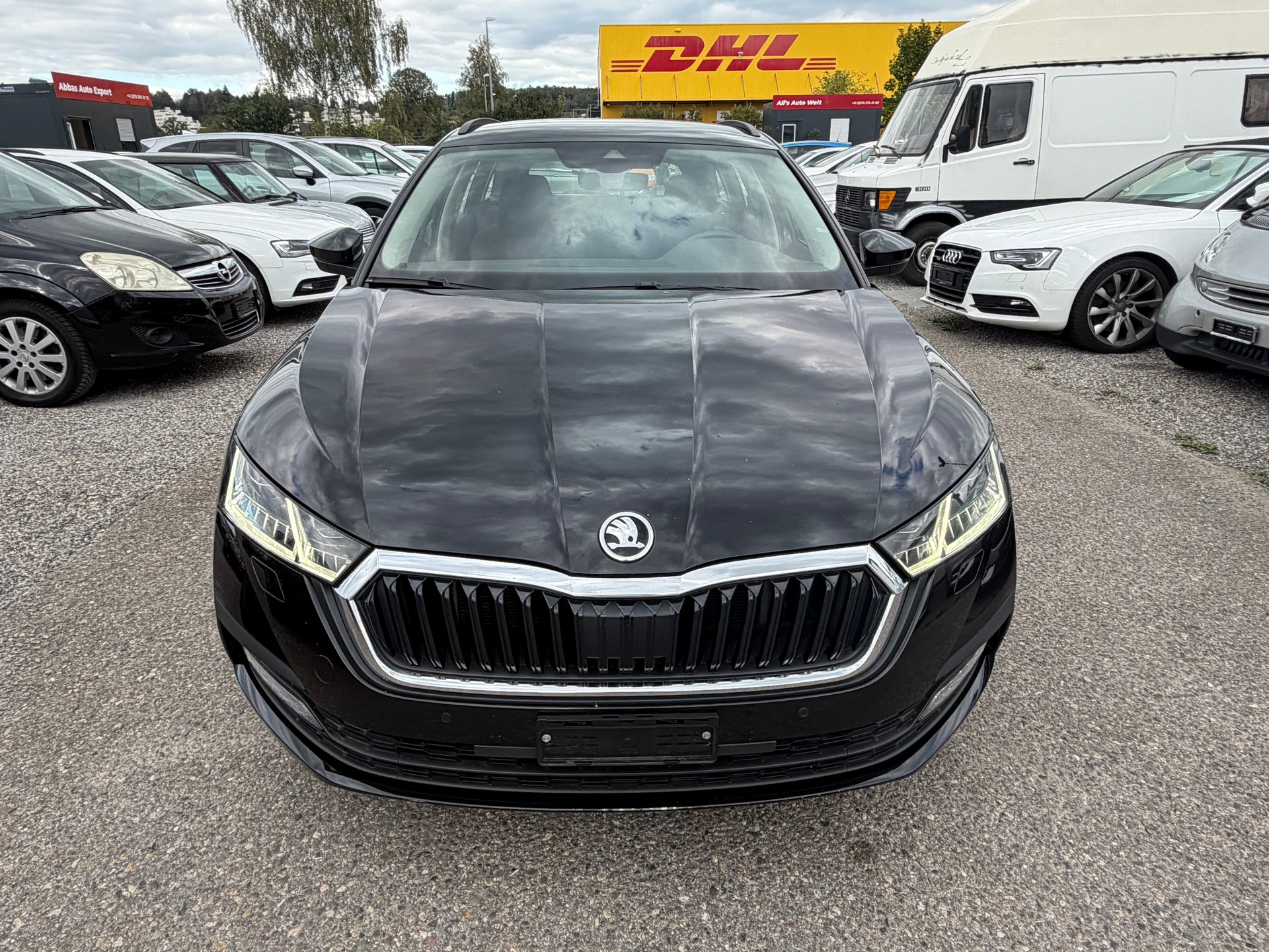 SKODA Octavia Combi 2.0 TDI DSG Ambition-image-1