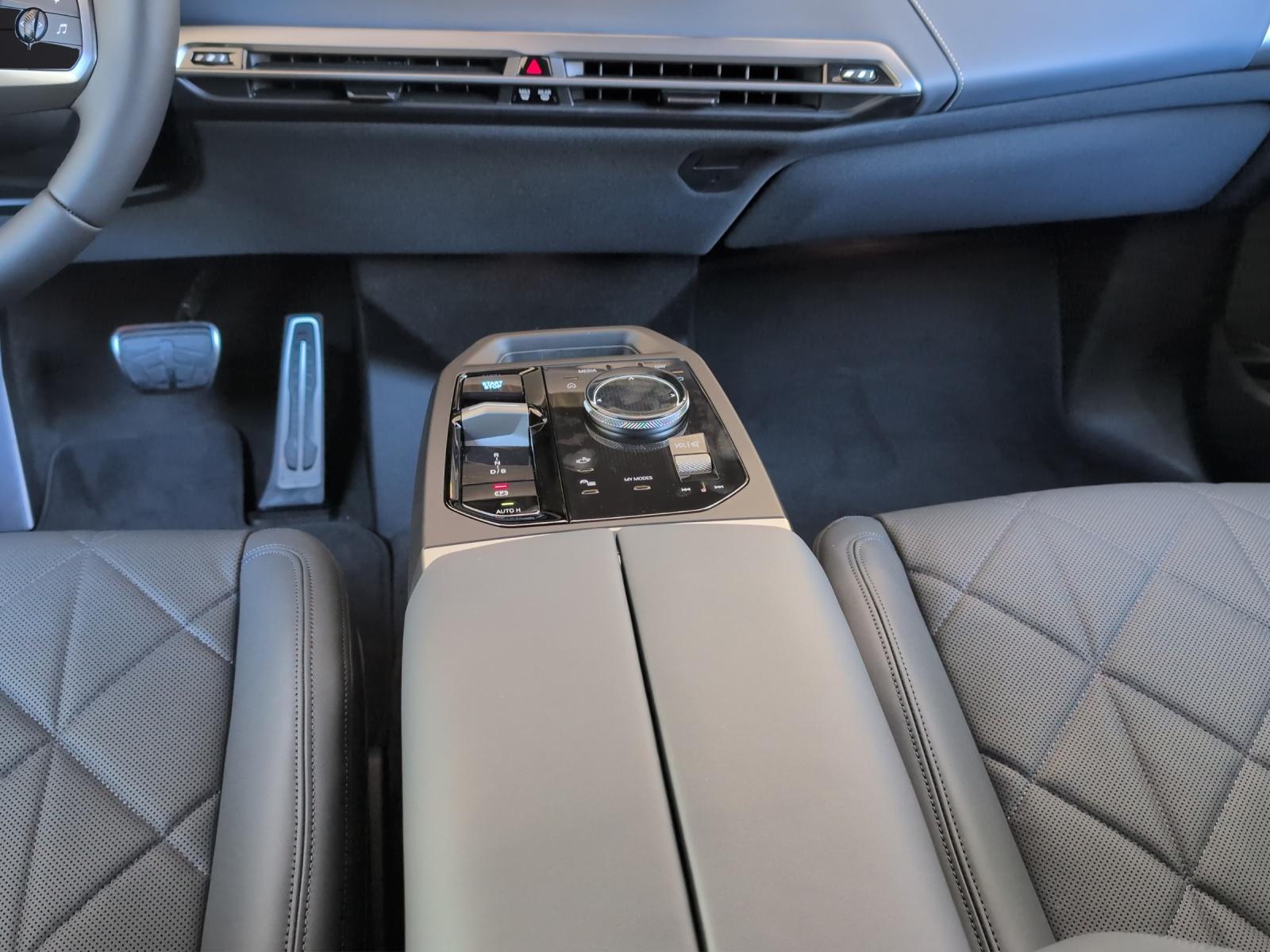 BMW iX I20 xDrive60-image-19
