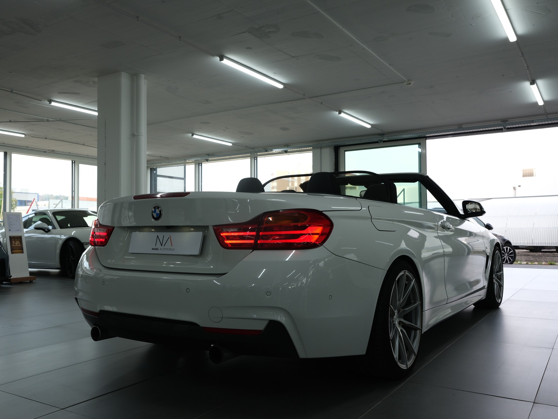 BMW 440i Cabriolet xDrive M Sport Steptronic *Harman & Kardon* *Rückfahrkamera* *Sportabgassanlage*-image-2