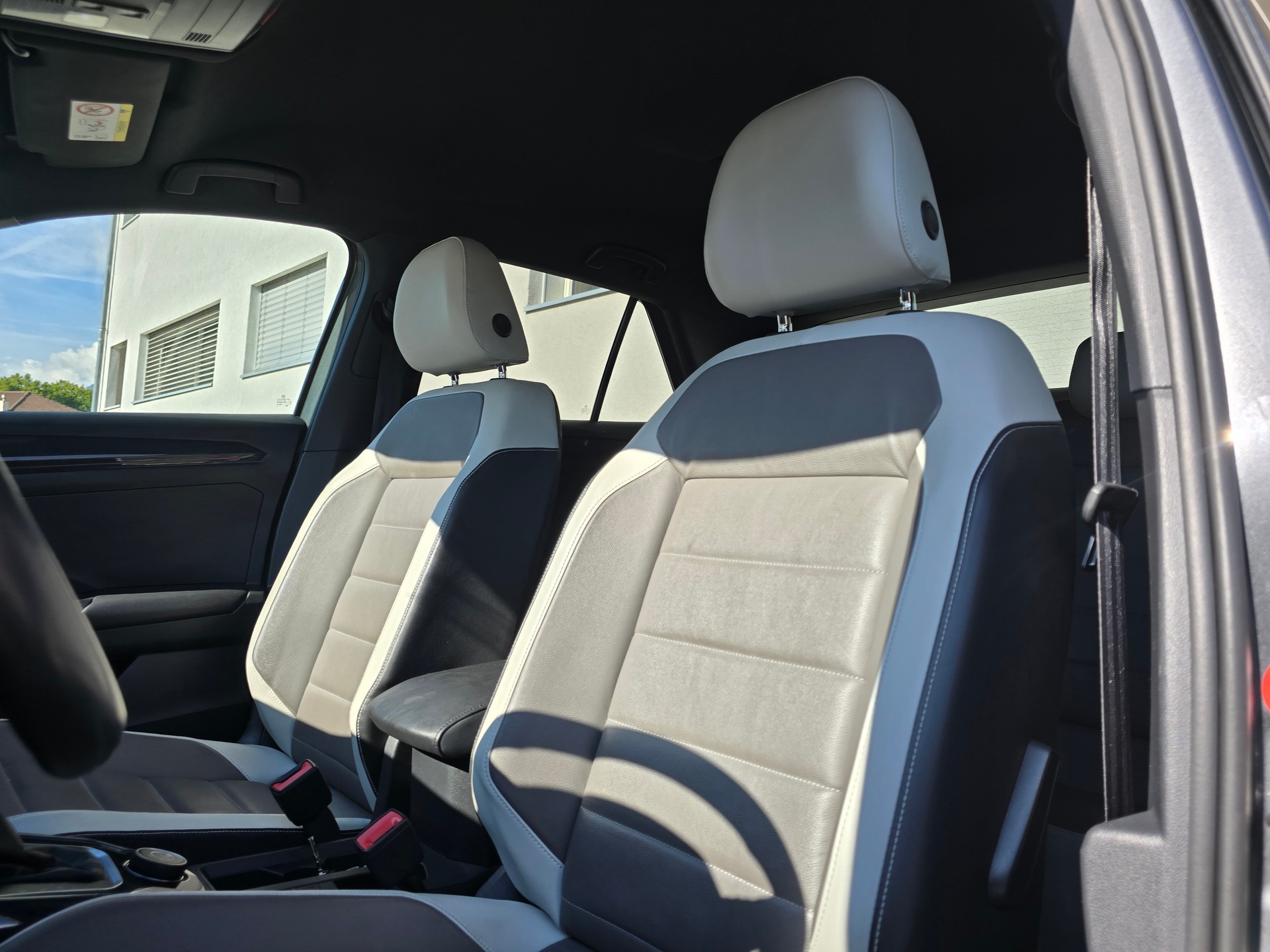 VW T-Roc 2.0 TSI Sport DSG 4Motion-image-12