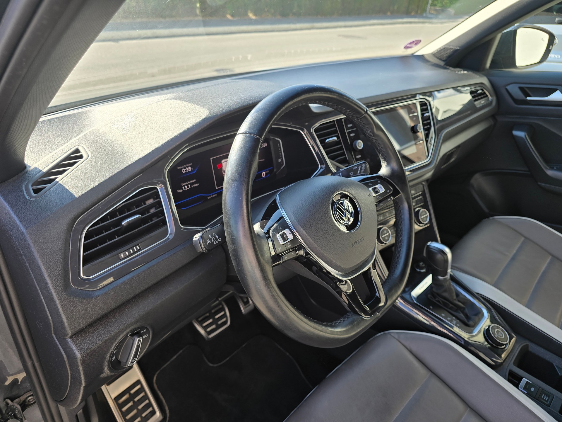 VW T-Roc 2.0 TSI Sport DSG 4Motion-image-11