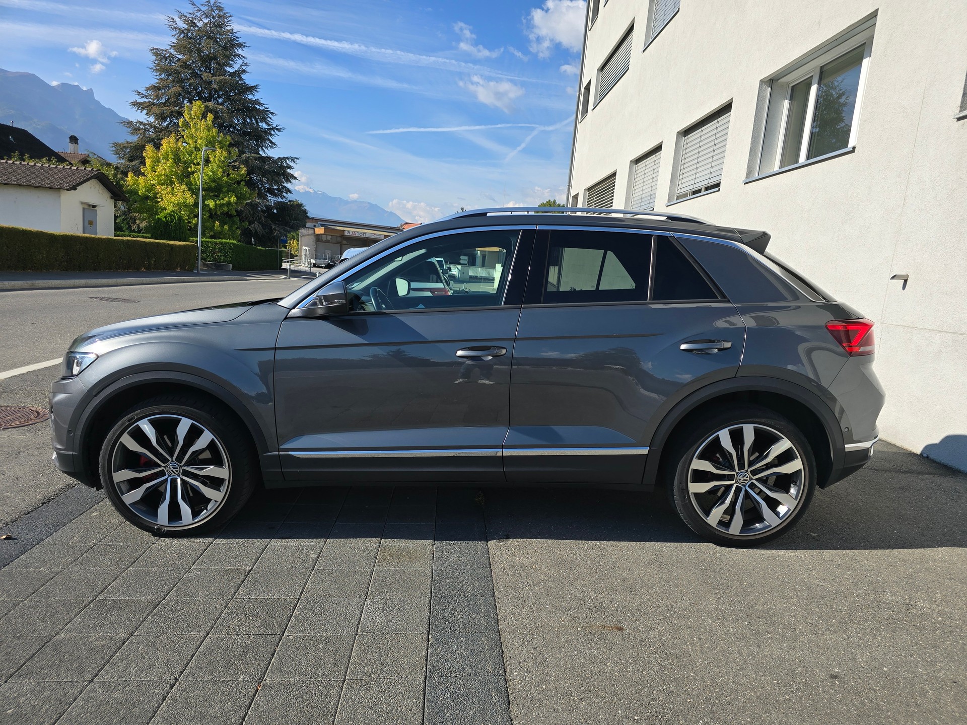 VW T-Roc 2.0 TSI Sport DSG 4Motion-image-2