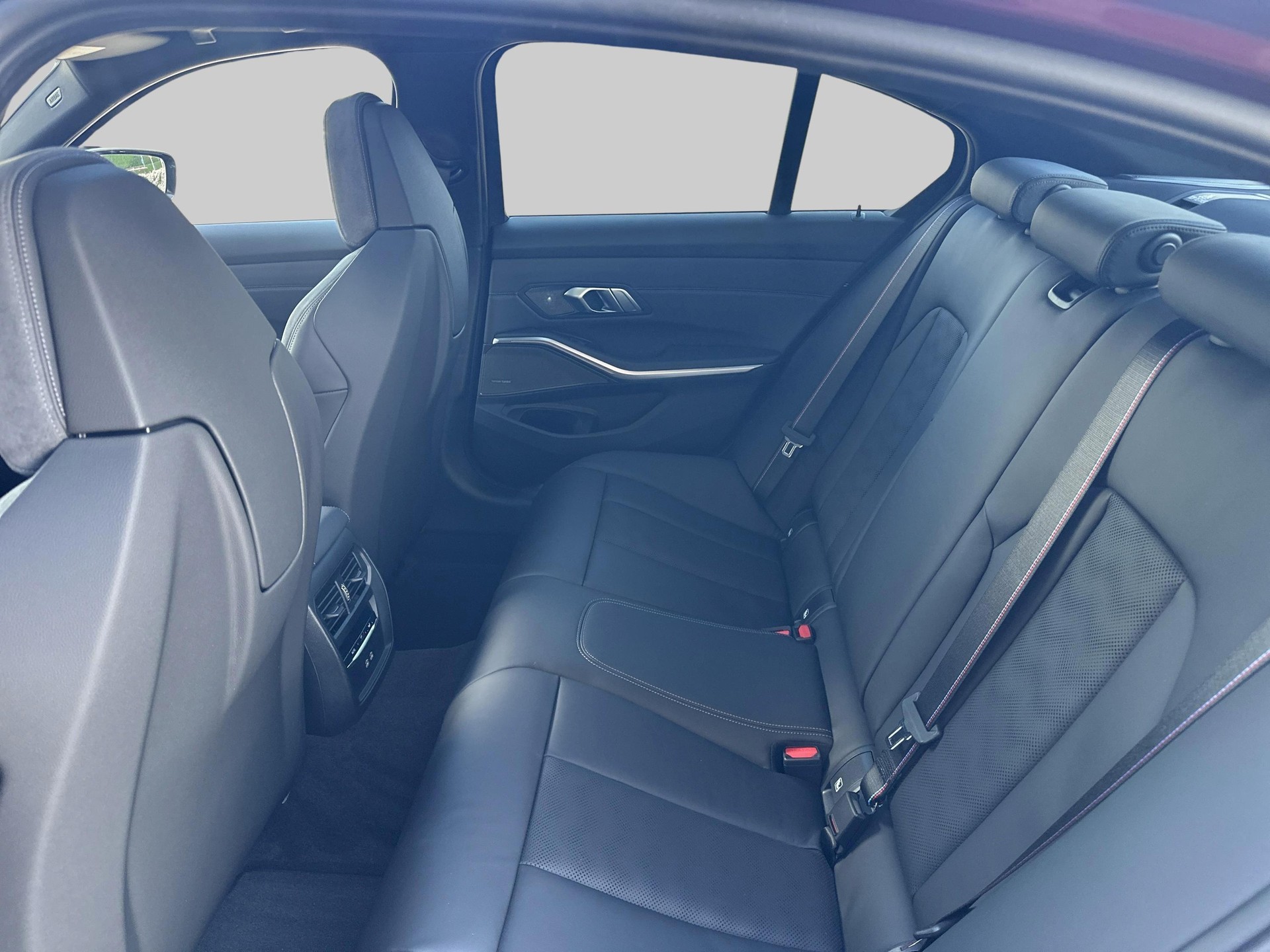 BMW M3 Competition M xDrive-image-16