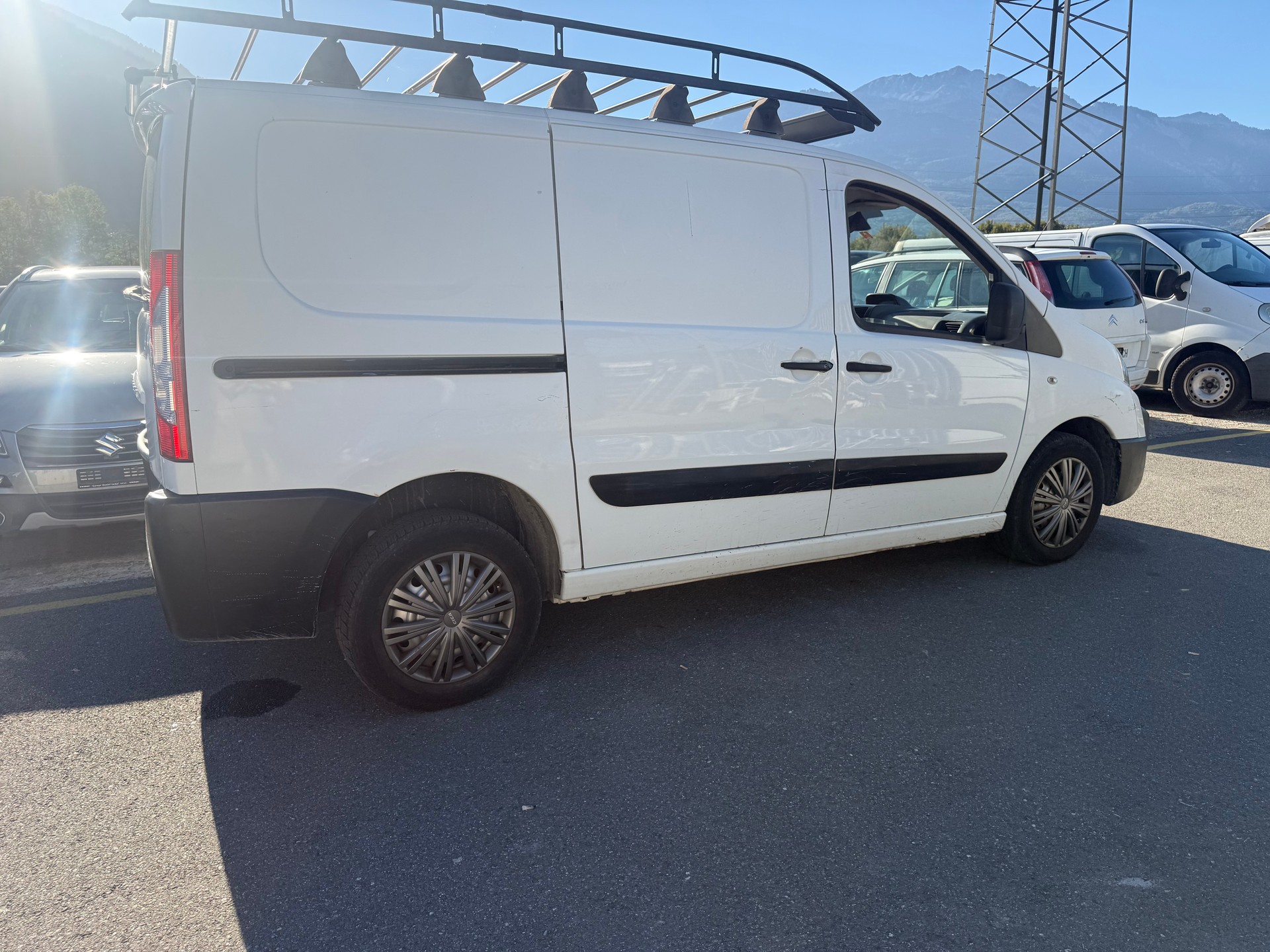 PEUGEOT Expert 2.0i 16V 227 L1H1-image-1