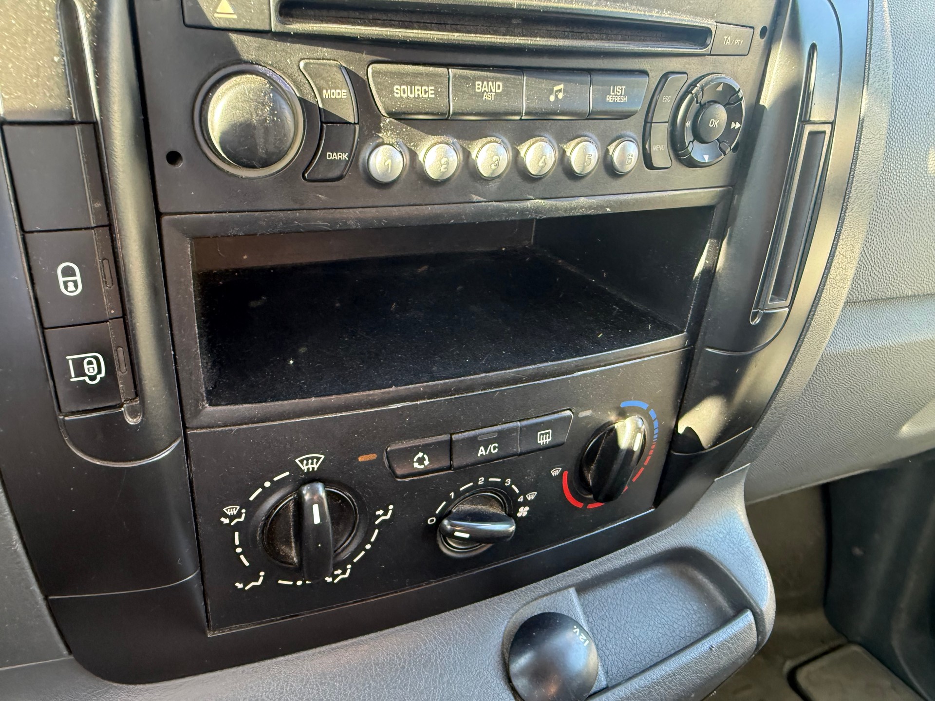 PEUGEOT Expert 2.0i 16V 227 L1H1-image-10