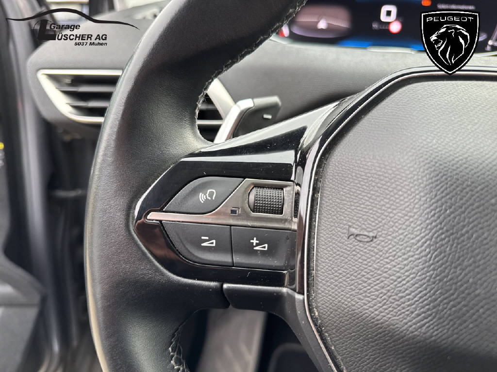 PEUGEOT 5008 1.2 PureTech Allure Pack-image-15