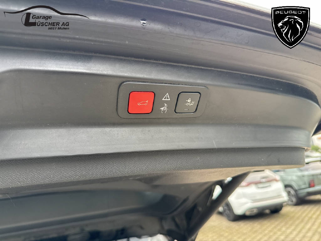 PEUGEOT 5008 1.2 PureTech Allure Pack-image-19