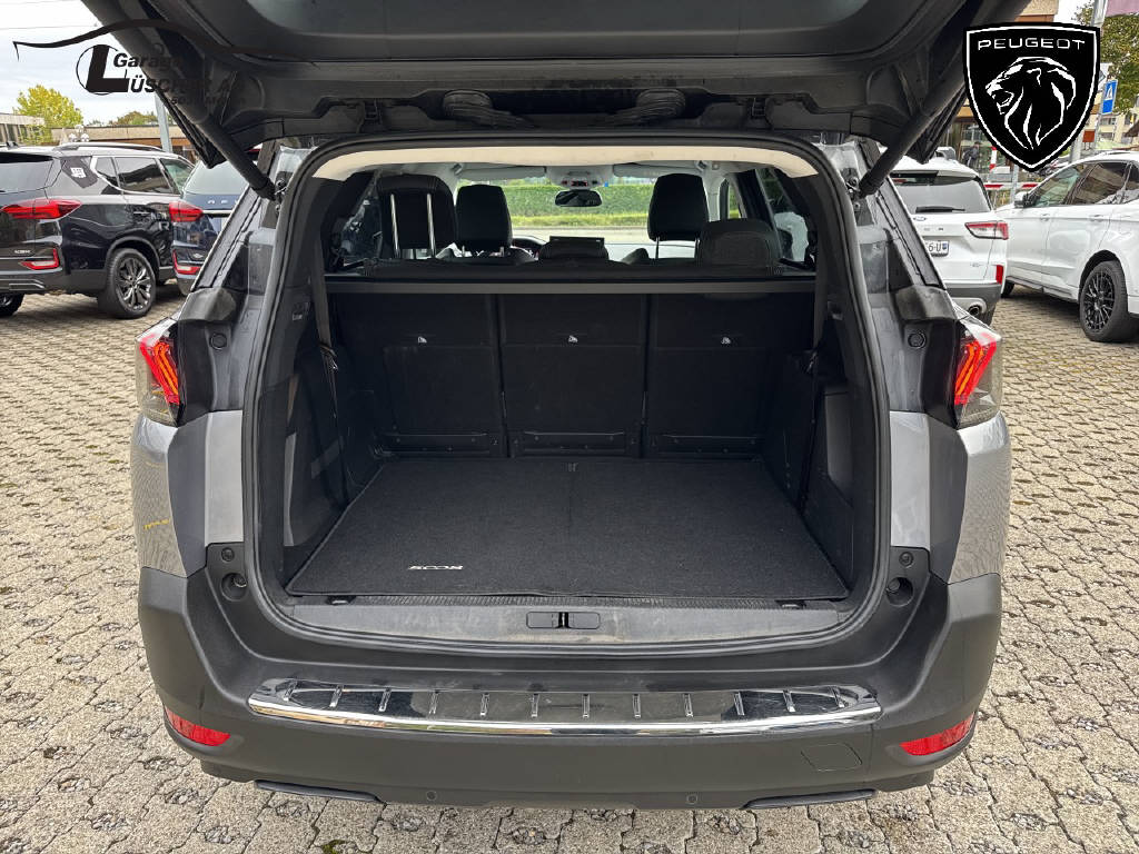 PEUGEOT 5008 1.2 PureTech Allure Pack-image-6