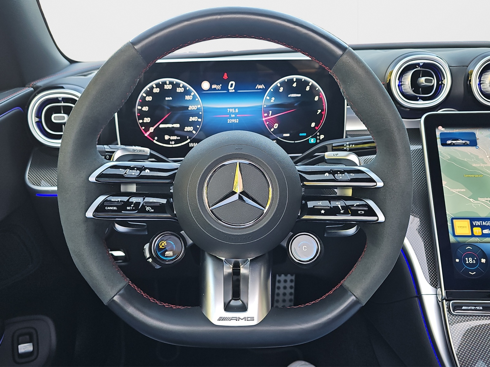 MERCEDES-BENZ CLE AMG 53 Cabrio 4Matic+ 9G-Tronic-image-20