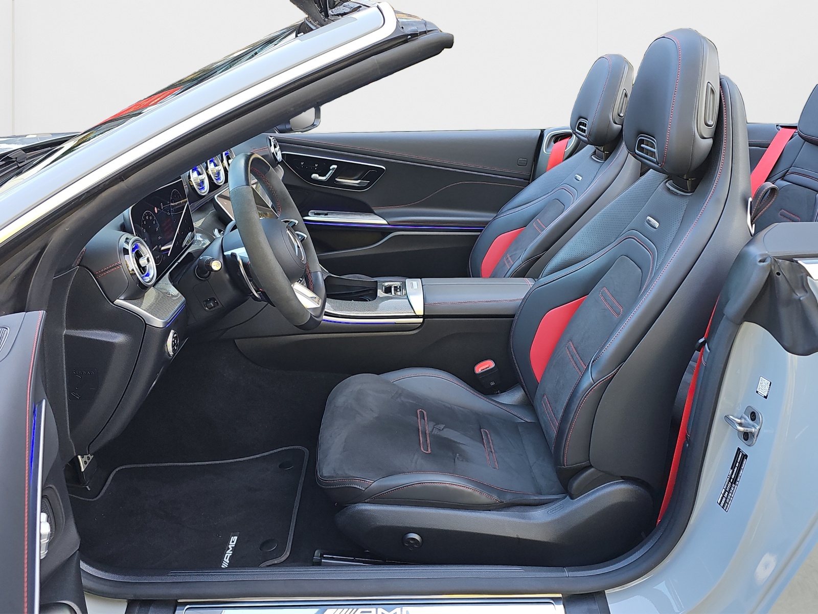 MERCEDES-BENZ CLE AMG 53 Cabrio 4Matic+ 9G-Tronic-image-19