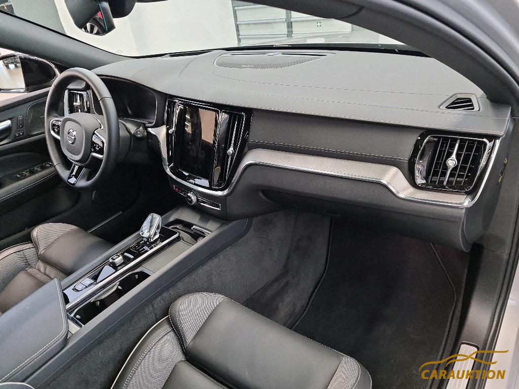 VOLVO V60 B4 Benzin Mild Hybrid Ultra Dark DCT-image-4