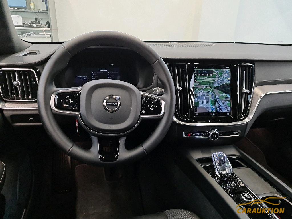 VOLVO V60 B4 Benzin Mild Hybrid Ultra Dark DCT-image-1