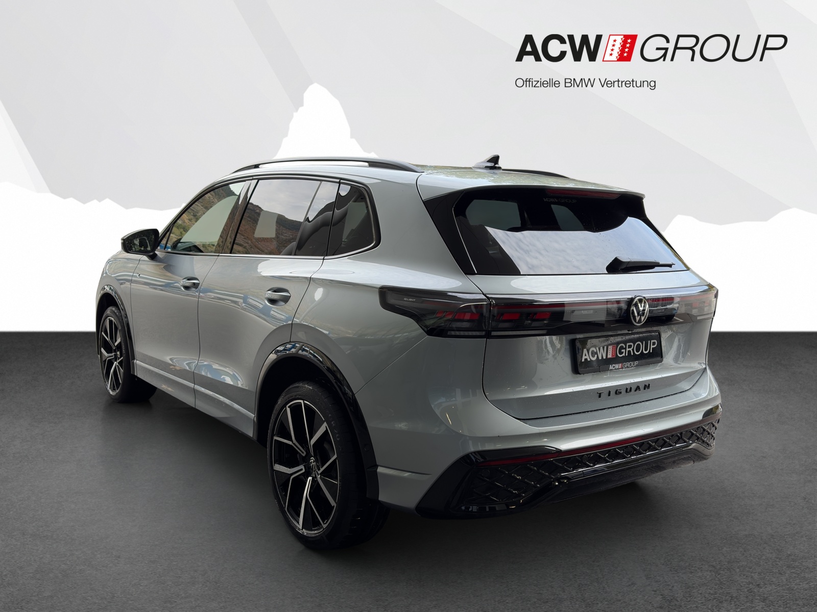 VW Tiguan 2.0 TSI R-Line DSG 4motion-image-2