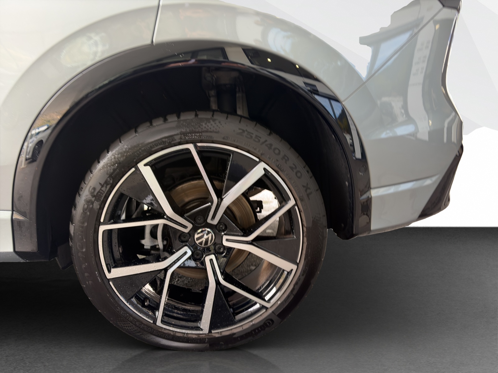 VW Tiguan 2.0 TSI R-Line DSG 4motion-image-22