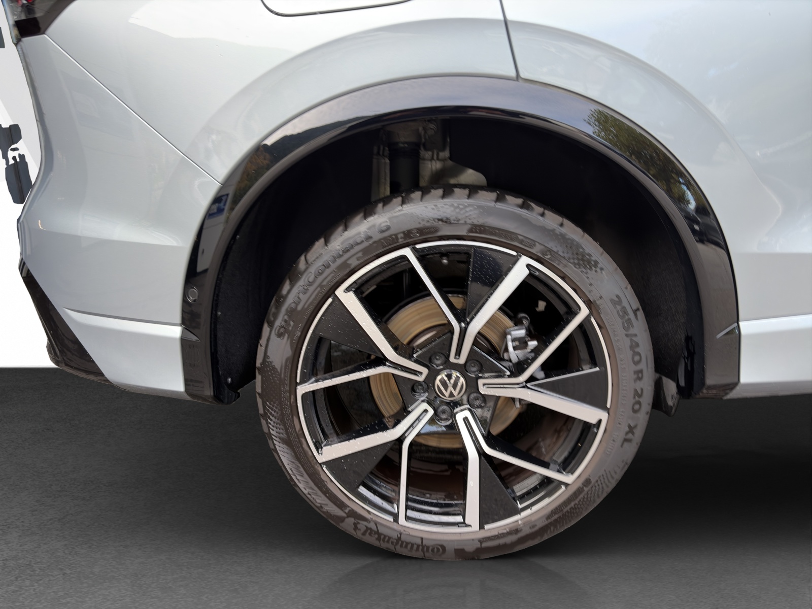 VW Tiguan 2.0 TSI R-Line DSG 4motion-image-23