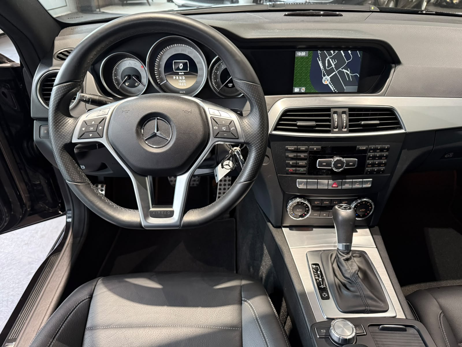 MERCEDES-BENZ C 250 Coupé 7G-Tronic-image-10