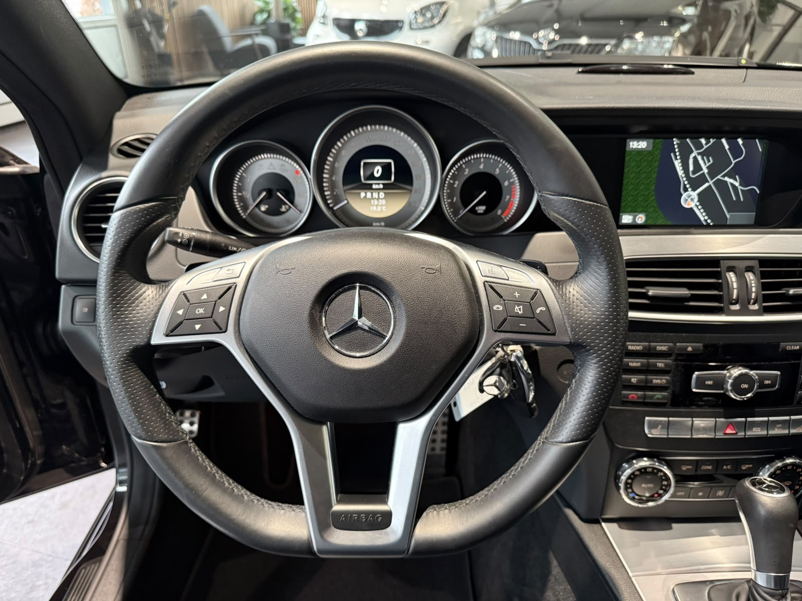 MERCEDES-BENZ C 250 Coupé 7G-Tronic-image-11