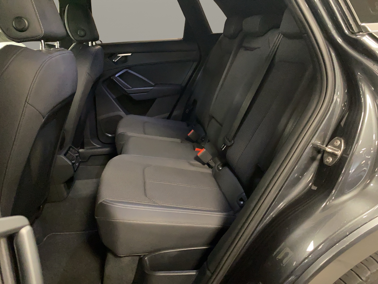 AUDI Q3 2.0 40 S-LINE TFSI-image-13