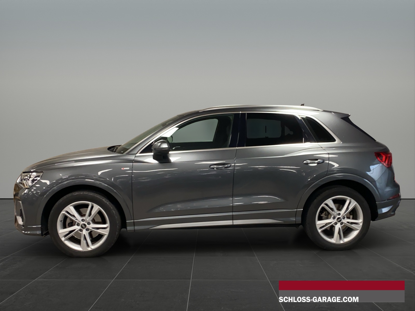 AUDI Q3 2.0 40 S-LINE TFSI-image-2