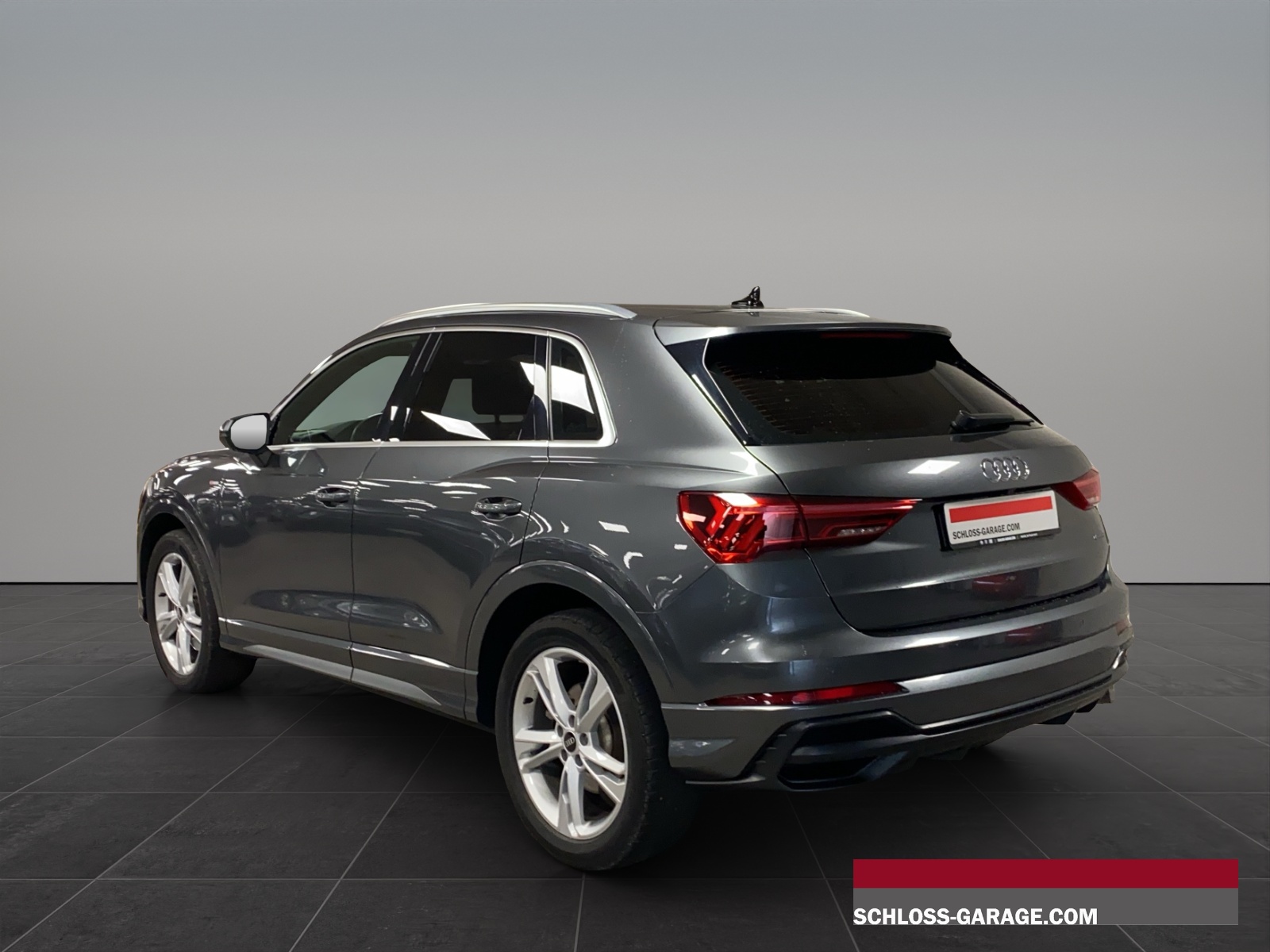 AUDI Q3 2.0 40 S-LINE TFSI-image-3