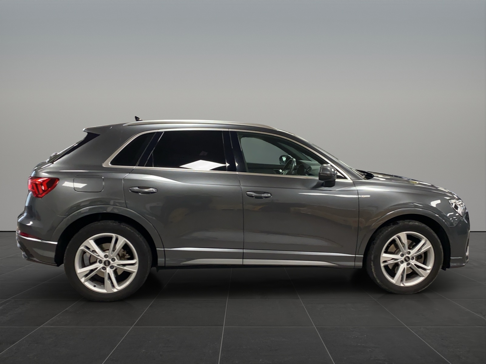 AUDI Q3 2.0 40 S-LINE TFSI-image-7