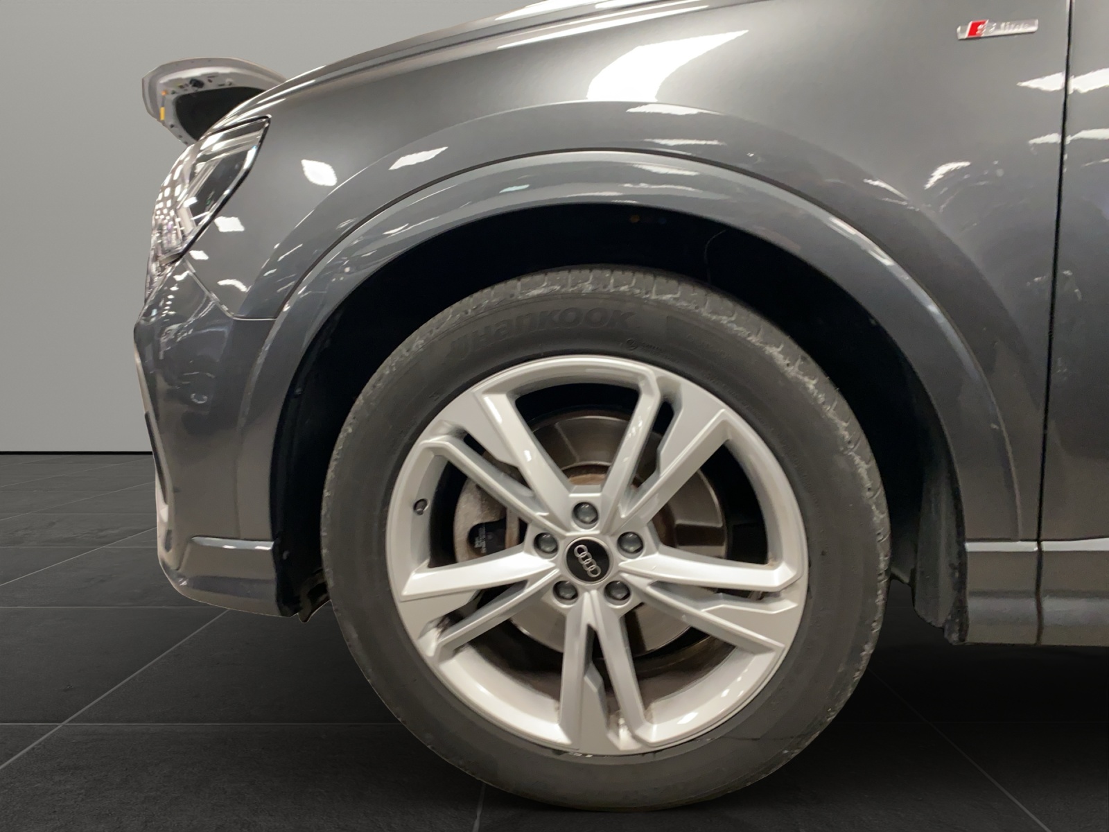 AUDI Q3 2.0 40 S-LINE TFSI-image-9