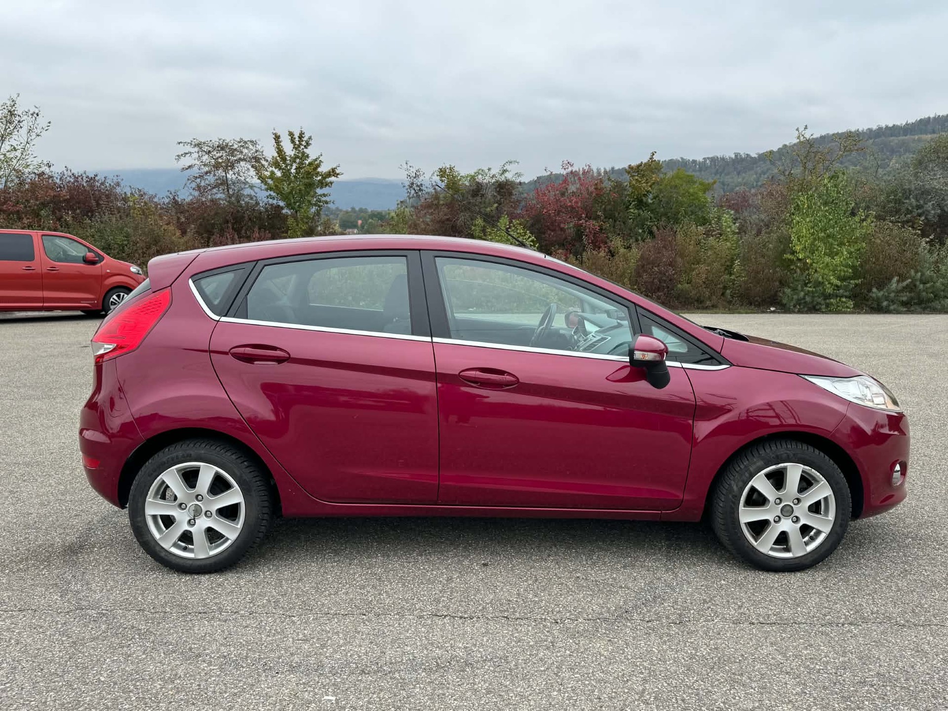 FORD Fiesta 1.4 16V Trend Automatic-image-3
