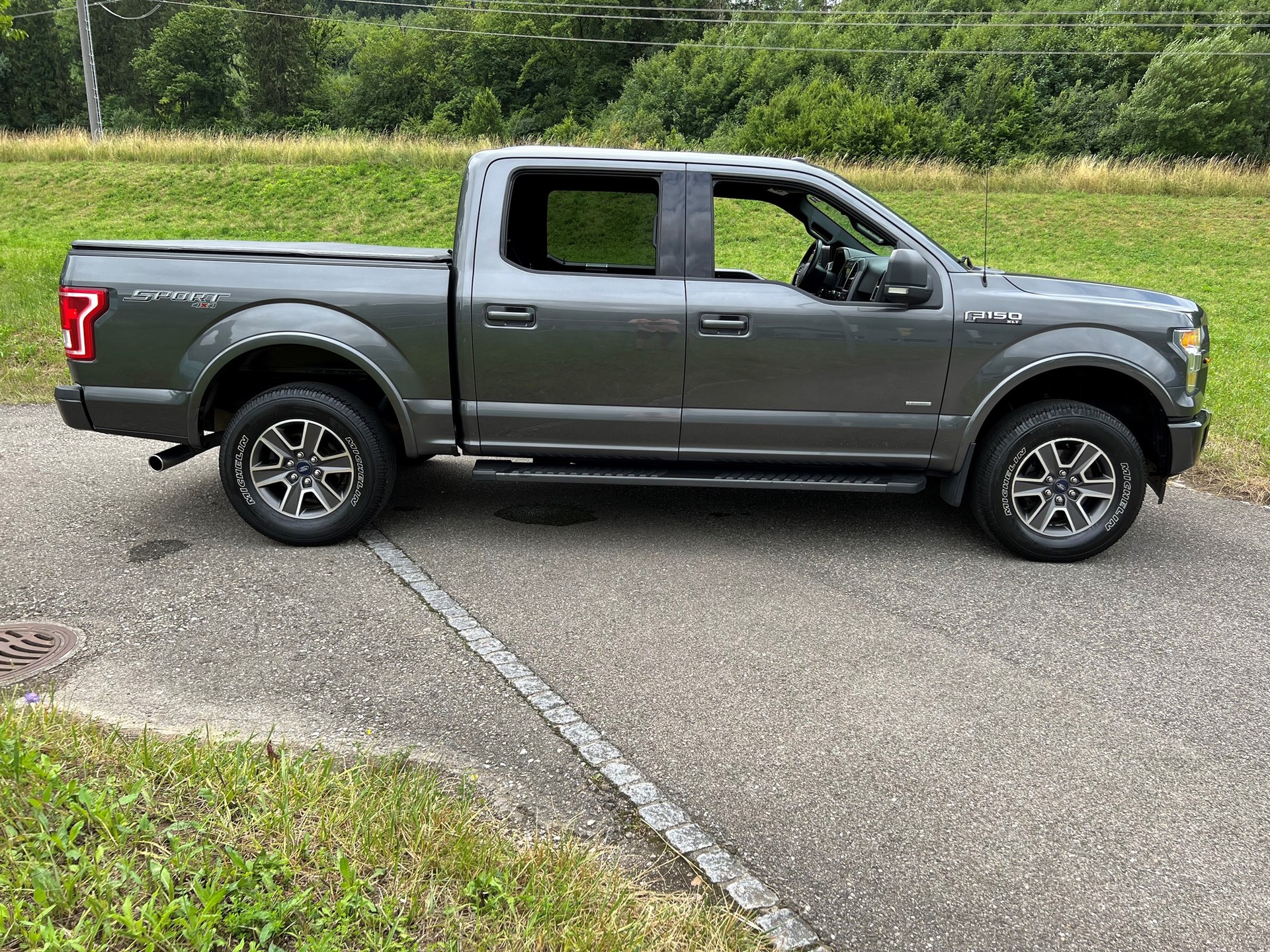 FORD AB MFK 27.06.2025 !! F-Pickup F 150 "SPORT" 4X4 5 PLÄTZER MIT AHK 3600 KG. LEASING 480.--showroom-element-1