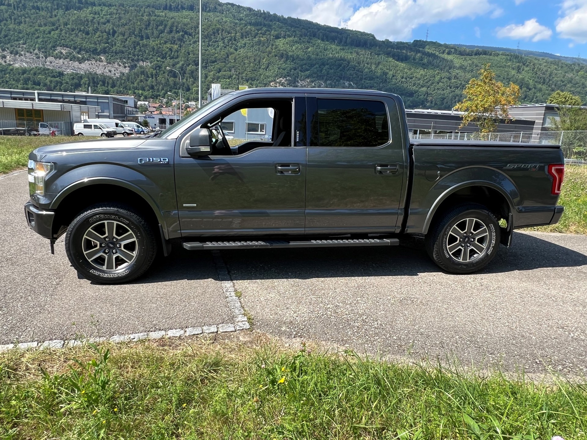 FORD AB MFK 27.06.2025 !! F-Pickup F 150 "SPORT" 4X4 5 PLÄTZER MIT AHK 3600 KG. LEASING 480.--showroom-element-3